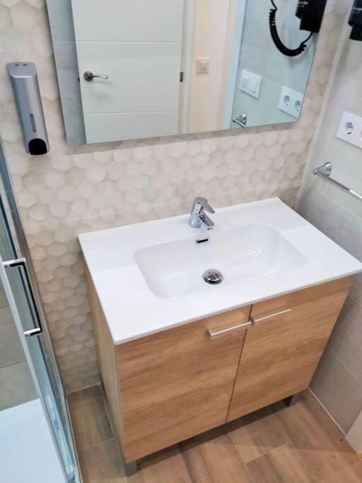 Loft La Calahorra Del Bere Con Posibilidad De Aparcamiento Pregunta Por El Pack Mas Amor Cordoba Luaran gambar