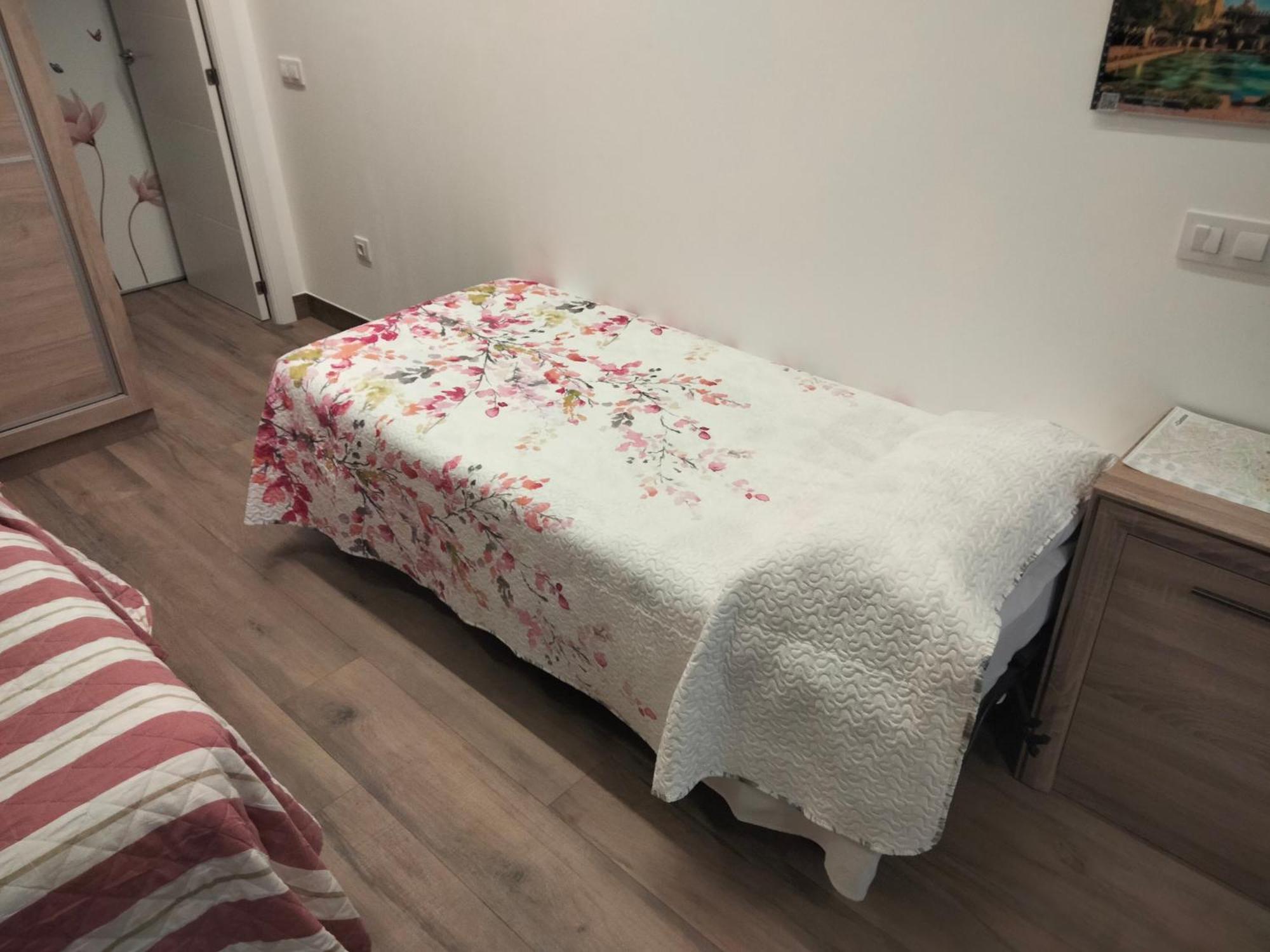 Loft La Calahorra Del Bere Con Posibilidad De Aparcamiento Pregunta Por El Pack Mas Amor Cordoba Luaran gambar